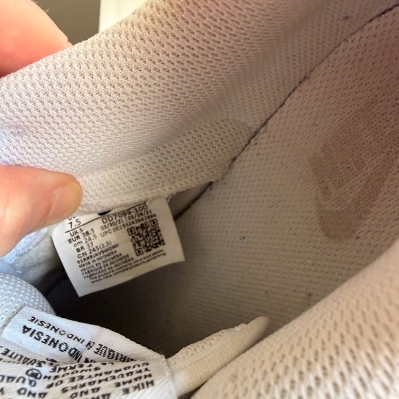 Nike Dunk Low SE Women's Sneakers - White and Leopard Print - Picture 4 of 5